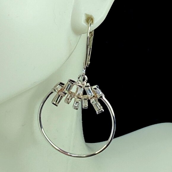 18 karat 1.04ct F/VS2 Baguette Diamond modernist dangle hoop earrings JR8578